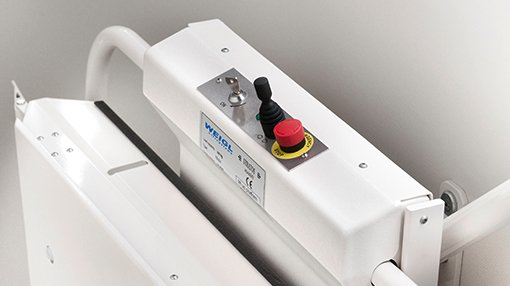Nahaufnahme von der Bedieneinheit beim Plattformtreppenlift STRATOS