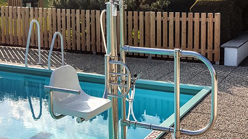 Anwendungsbeispiel für den Poollift DELPHIN im Außenbereich