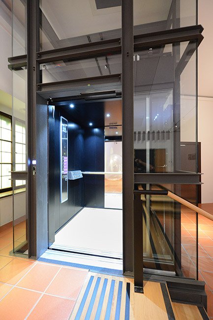 Anwendungsbeispiel für einen Personenaufzug, Schallaburg