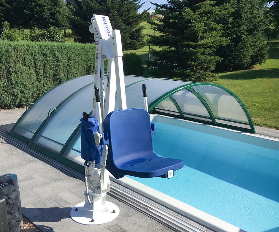 Anwendungsbeispiel für den Poollift TWISTER im Außenbereich